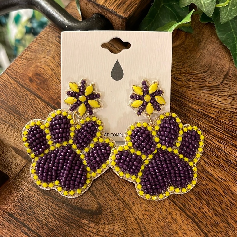 Seed Bead Post Back Earrings • Paws